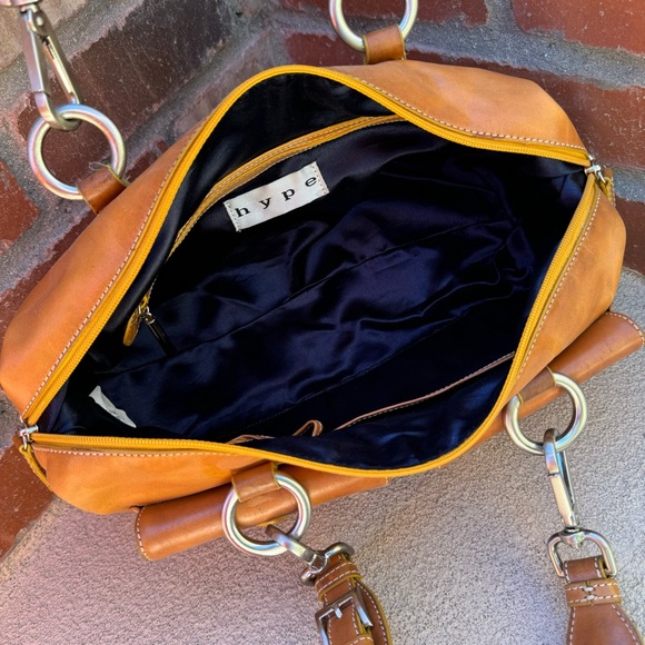 Vintage HYPE leather baguette/ satchel bag 
in Camel Color - Picture 10 of 11